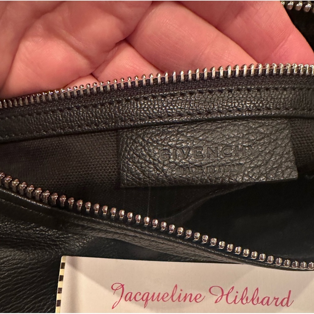 Givenchy Pandora black pebbled leather size medium - Picture 9 of 16